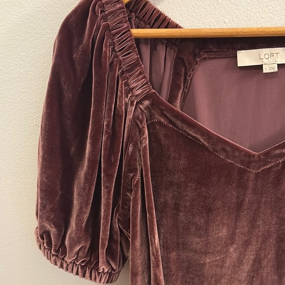 Ann Taylor LOFT Velvet Purple Puff Sleeve Fitted Blouse Small Whimsigoth - Picture 5 of 12